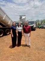 Nova Monte Verde é contemplada com dois caminhões basculantes do Programa Promaq